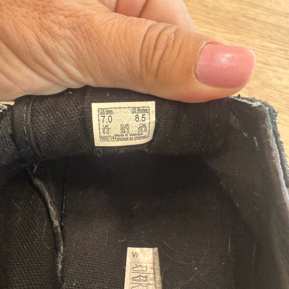 Vans - Picture 4 of 7